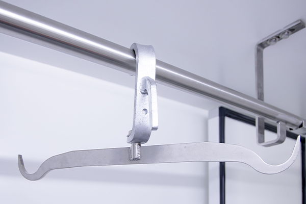 spreader hook